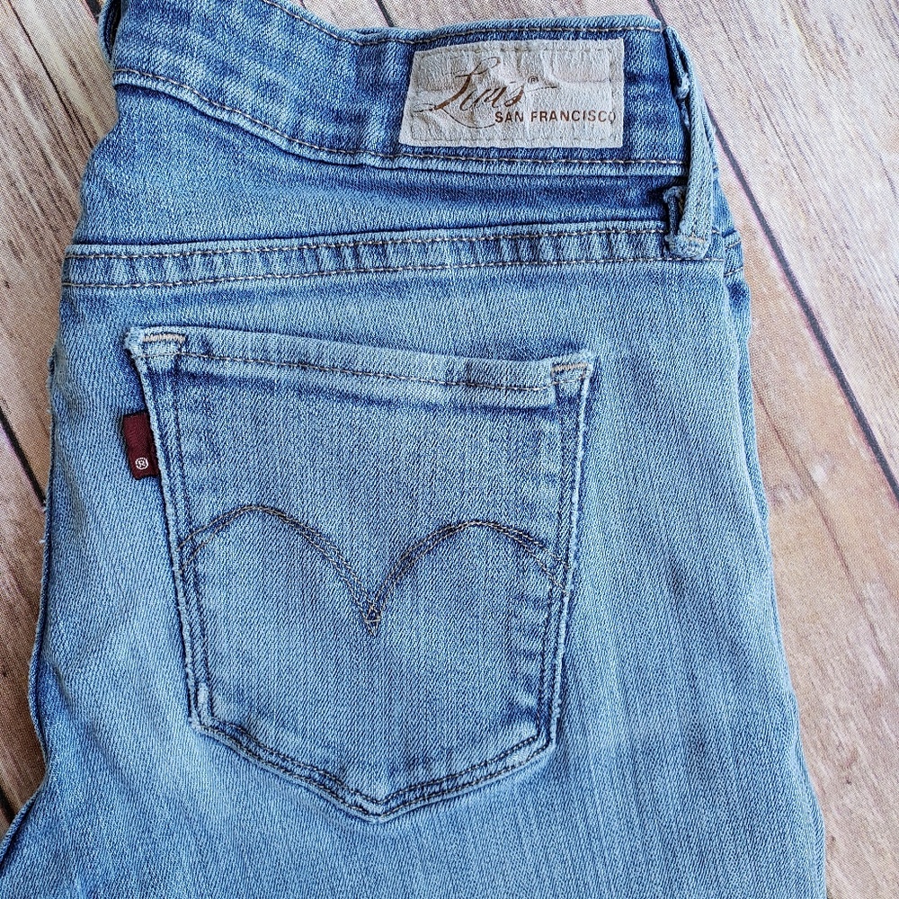 Vintage Levis Demi-Curve "Modern Rise" Straight 26